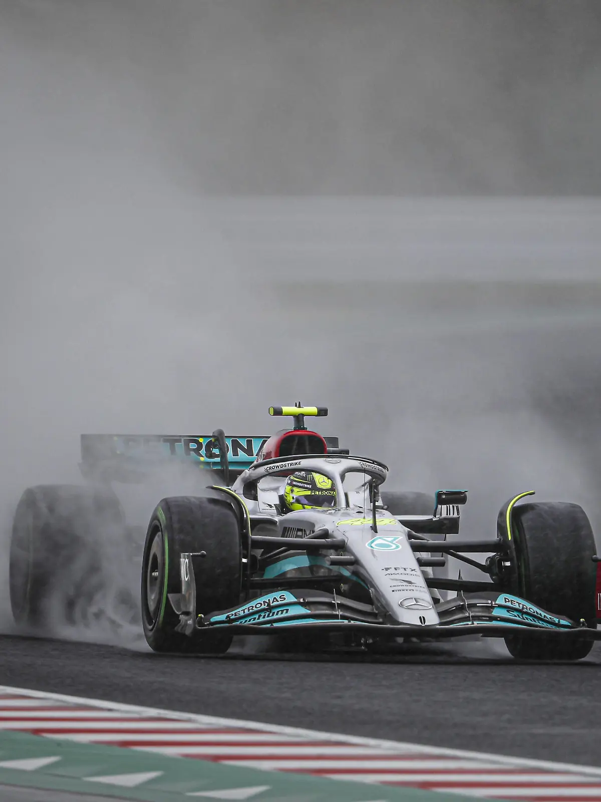 44 HAMILTON Lewis gbr, Mercedes AMG F1 Team W13, action during the Formula 1 Honda Japanese Grand Prix 2022, 18th round of the 2022 FIA Formula One World Championship, WM, Weltmeisterschaft from October 7 to 9, 2022 on the Suzuka International Racing Course, in Suzuka, Mie Prefecture, Japan - F1 - JAPANESE GRAND PRIX 2022 DPPI/Panoramic PUBLICATIONxNOTxINxFRAxITAxBEL _V2_4679