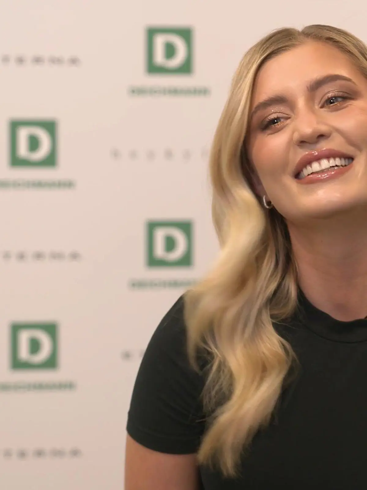 Luna Schweiger verrät im RTL-Interview, was ihr an Männern besonders gut gefällt.