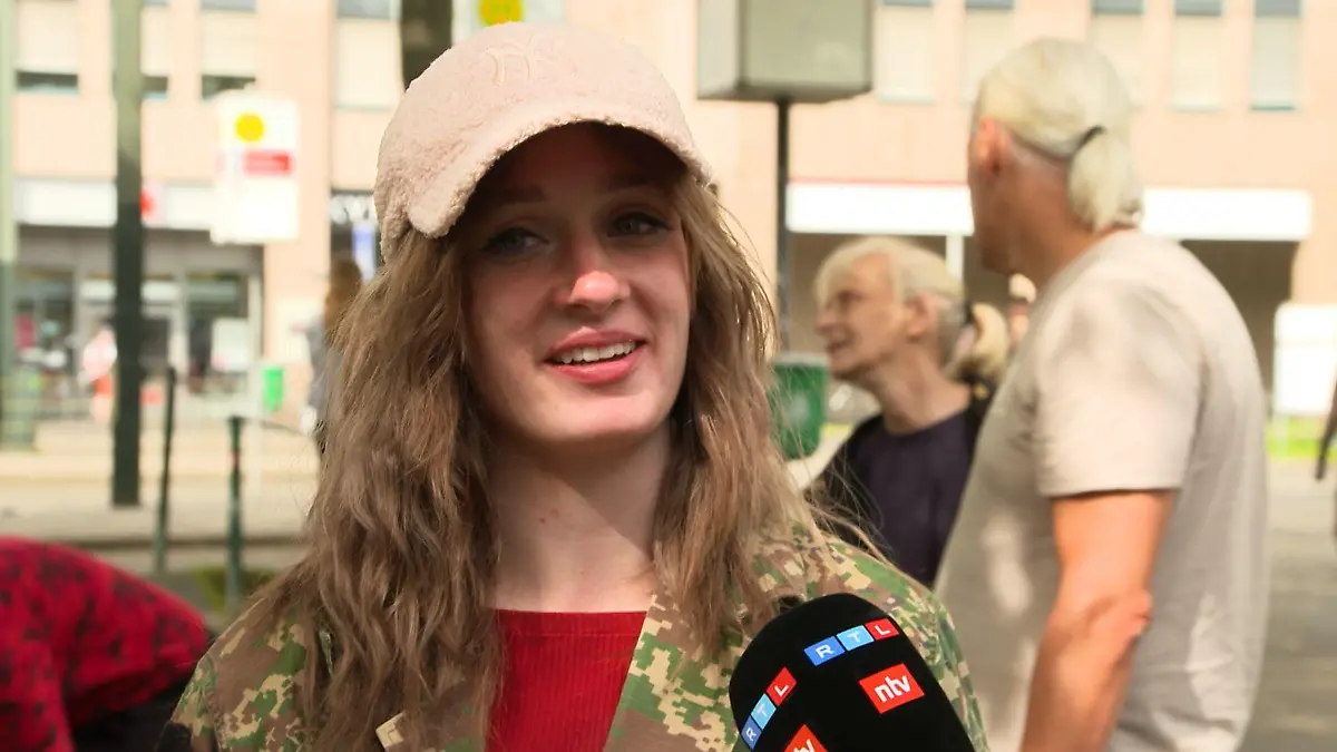 RTL-Reporter Lutz-Philipp Harbaum trifft Hulio.