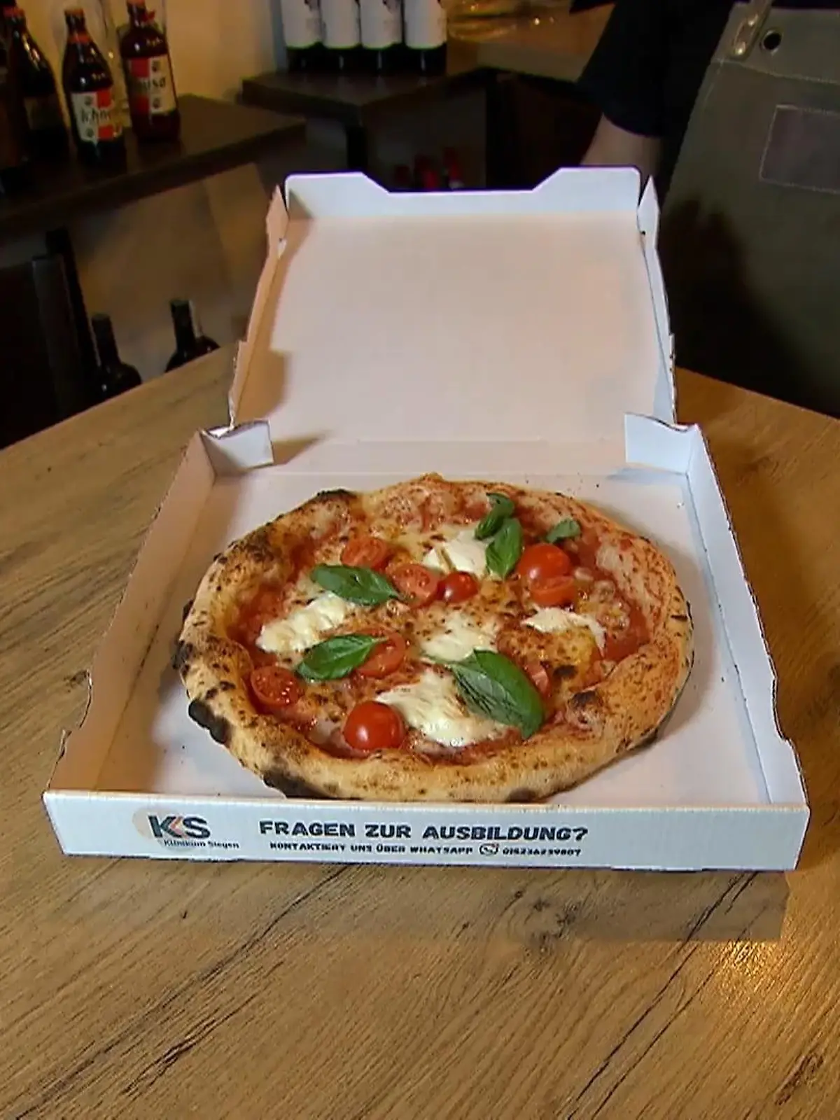 Bild zu: "Mit Pizzakarton zum Job in der Pflege"