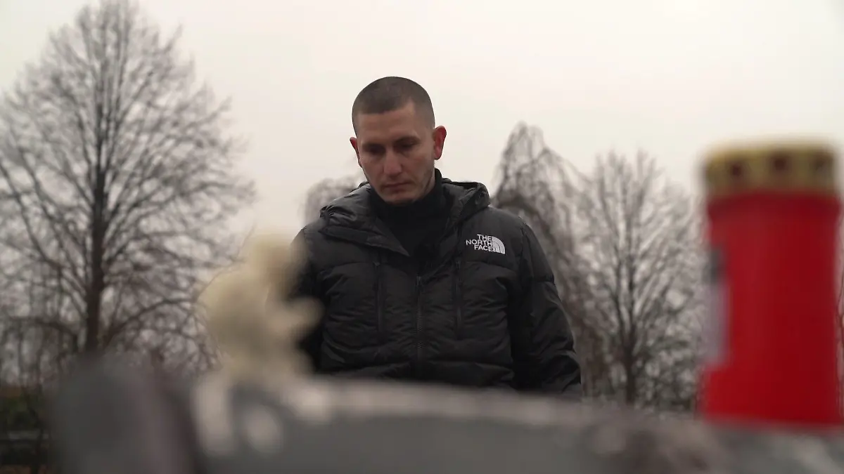 Wilhelm ist am Boden zerstört. Erst vor vier Jahren musste die Familie mit elf Kindern den Verlust von Bruder Peter verkraften, der mit nur 20 Jahren bei einem Motorradunfall verunglückte.