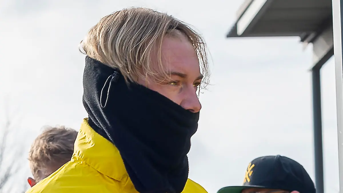 Dick eingepackt erscheint Julian Brandt (Borussia Dortmund 09, #19) zum Training. Fussball: 1. Bundesliga, Saison 2023/2024, oeffentliches Training, Borussia Dortmund am 13.02.2024 im Jugendstadion in Dortmund. Foto: Kirchner-Media/TH