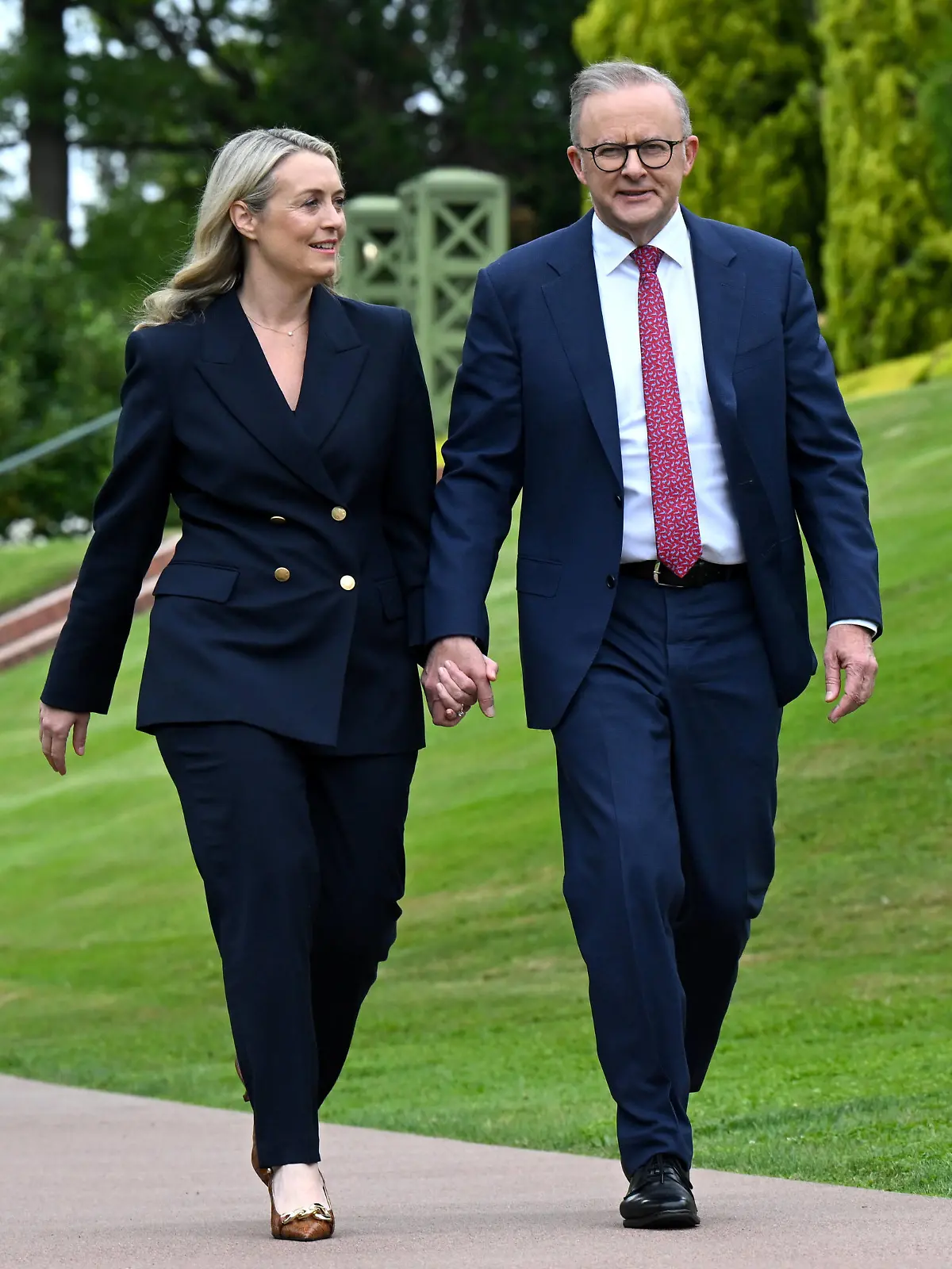 ANTHONY ALBANESE JODIE HAYDON ENGAGEMENT, Australian Prime Minister Anthony Albanese and Partner Jodie Haydon pose for photographs after announcing their engagement at the Lodge in Canberra, Thursday, February 15, 2024.  ACHTUNG: NUR REDAKTIONELLE NUTZUNG, KEINE ARCHIVIERUNG UND KEINE BUCHNUTZUNG CANBERRA ACT AUSTRALIA PUBLICATIONxNOTxINxAUSxNZLxPNGxFIJxVANxSOLxTGA Copyright: xLUKASxCOCHx 20240215001902829735