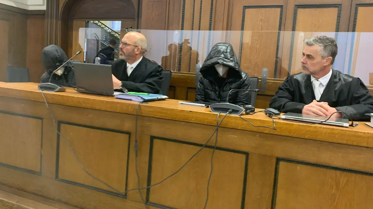 Marina M. und Anna Sophia A. vor Gericht