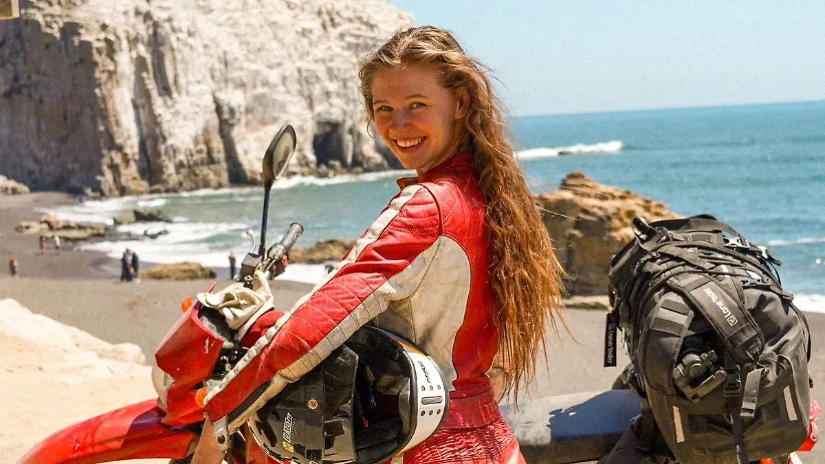 Ann-Kathrin reist mit ihrem Motorrad um die Welt.