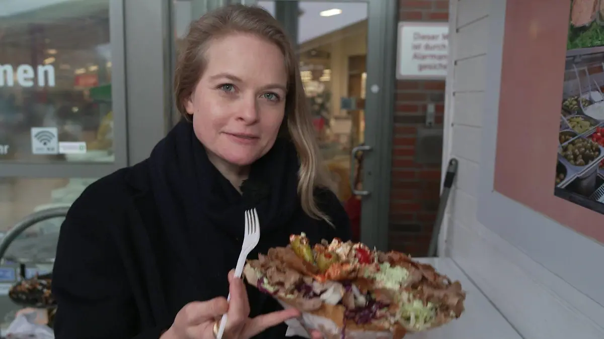 Reporterin Annalena Antzar bestellte eine Döner mit einem Wunschgewicht von 1028 Gramm.