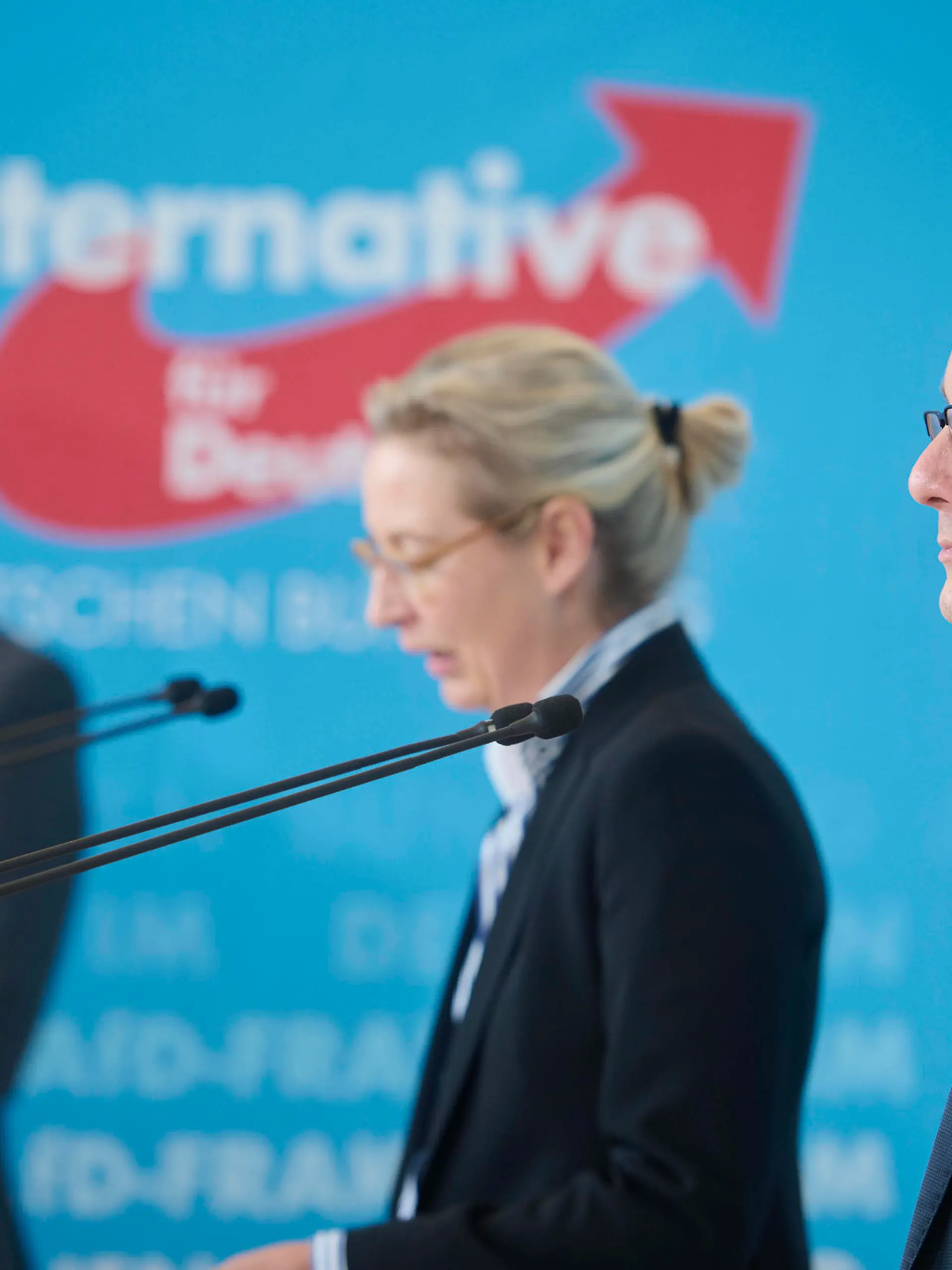  Berlin, Tino Chrupalla und Alice Weidel geben Pressekonferenz im Bundestag Tino Chrupalla Fraktionsvorsitzender der AFD-Bundestagsfraktion und Alice Weidel Co-Vorsitzende der AFD-Bundestagsfraktion während der Pressekonferenz vor der AfD Fraktionssitzung im Deutschen Bundestag am 27.09.2022 in Berlin. Berlin Bundestag Berlin Deutschland *** Berlin, Tino Chrupalla and Alice Weidel give press conference in the Bundestag Tino Chrupalla leader of the AFD parliamentary group and Alice Weidel co-chair of the AFD parliamentary group during the press conference before the AfD parliamentary group meeting in the German Bundestag on 27 09 2022 in Berlin Berlin Bundestag Berlin Germany