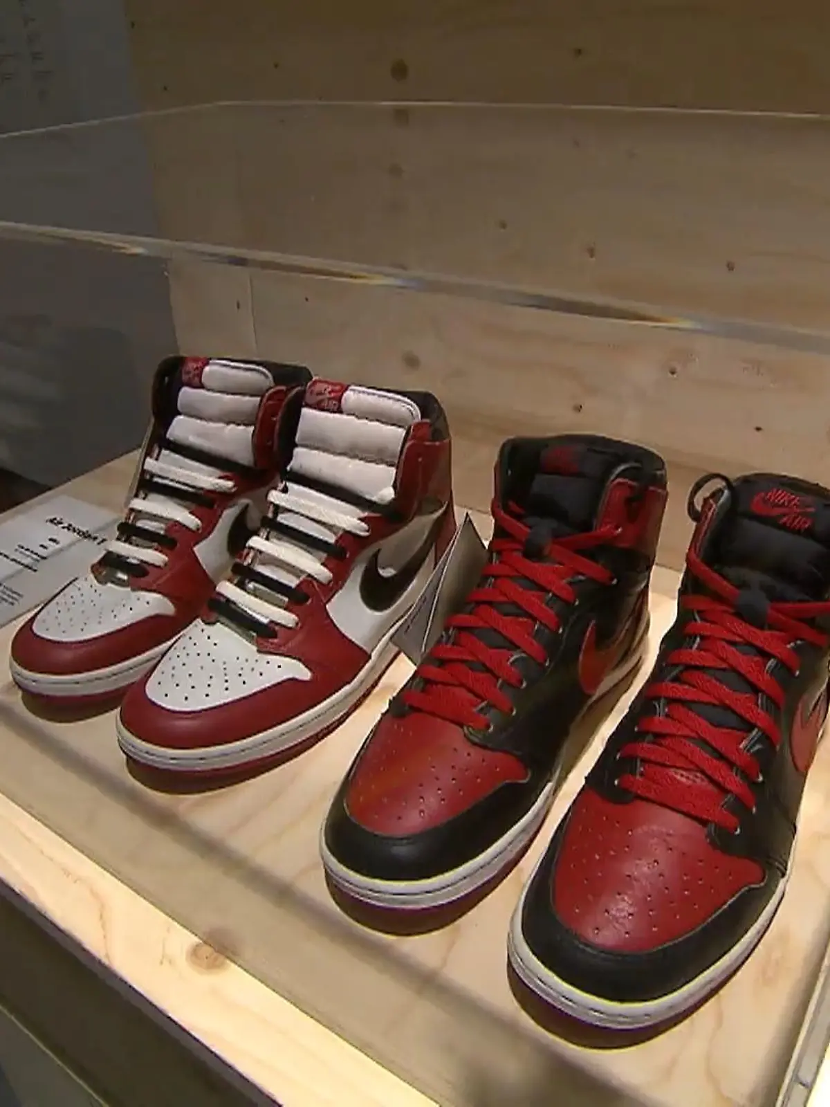 Bild zu: "Sneaker erobern die Welt"