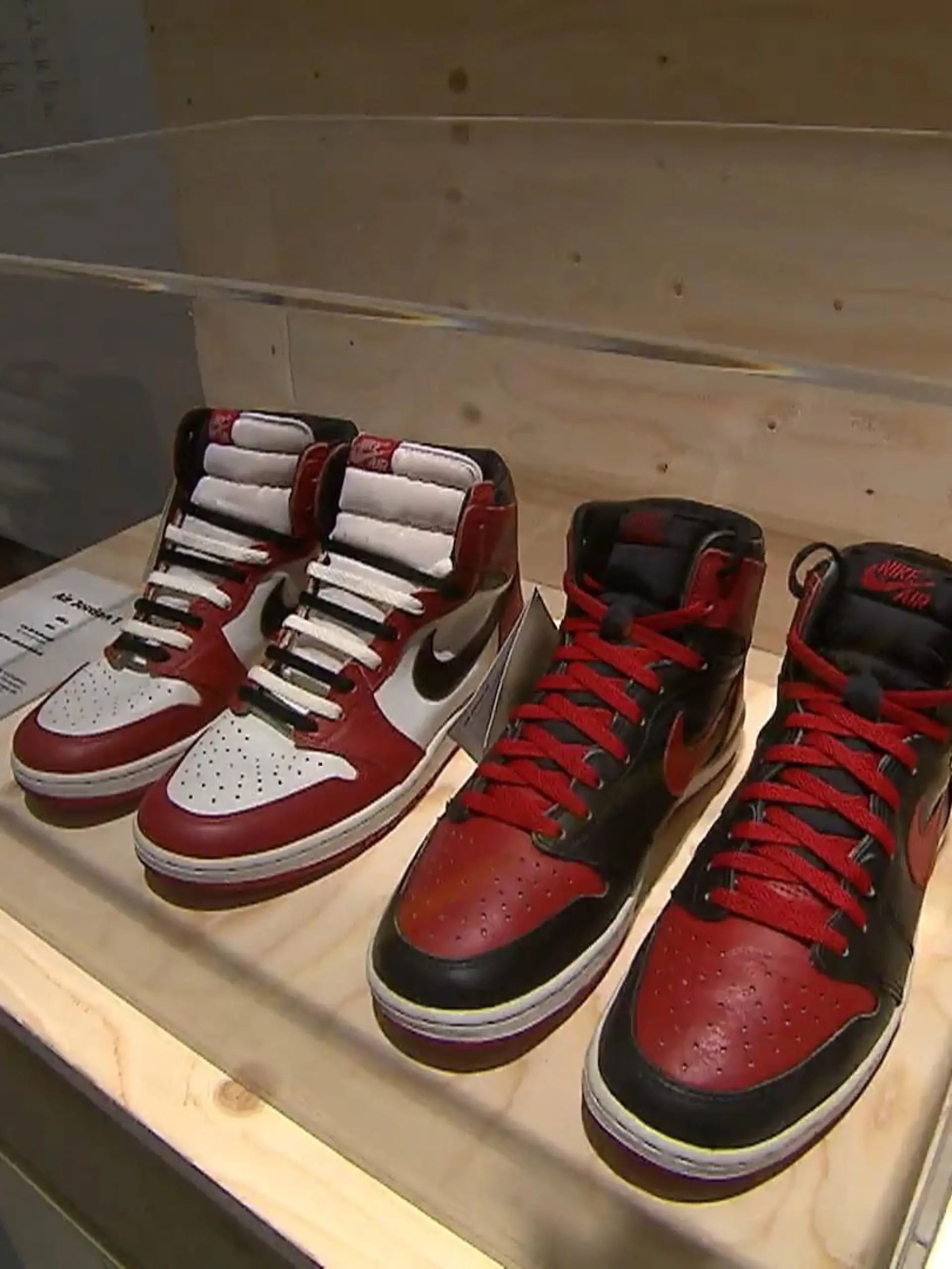 Bild zu: "Sneaker erobern die Welt"