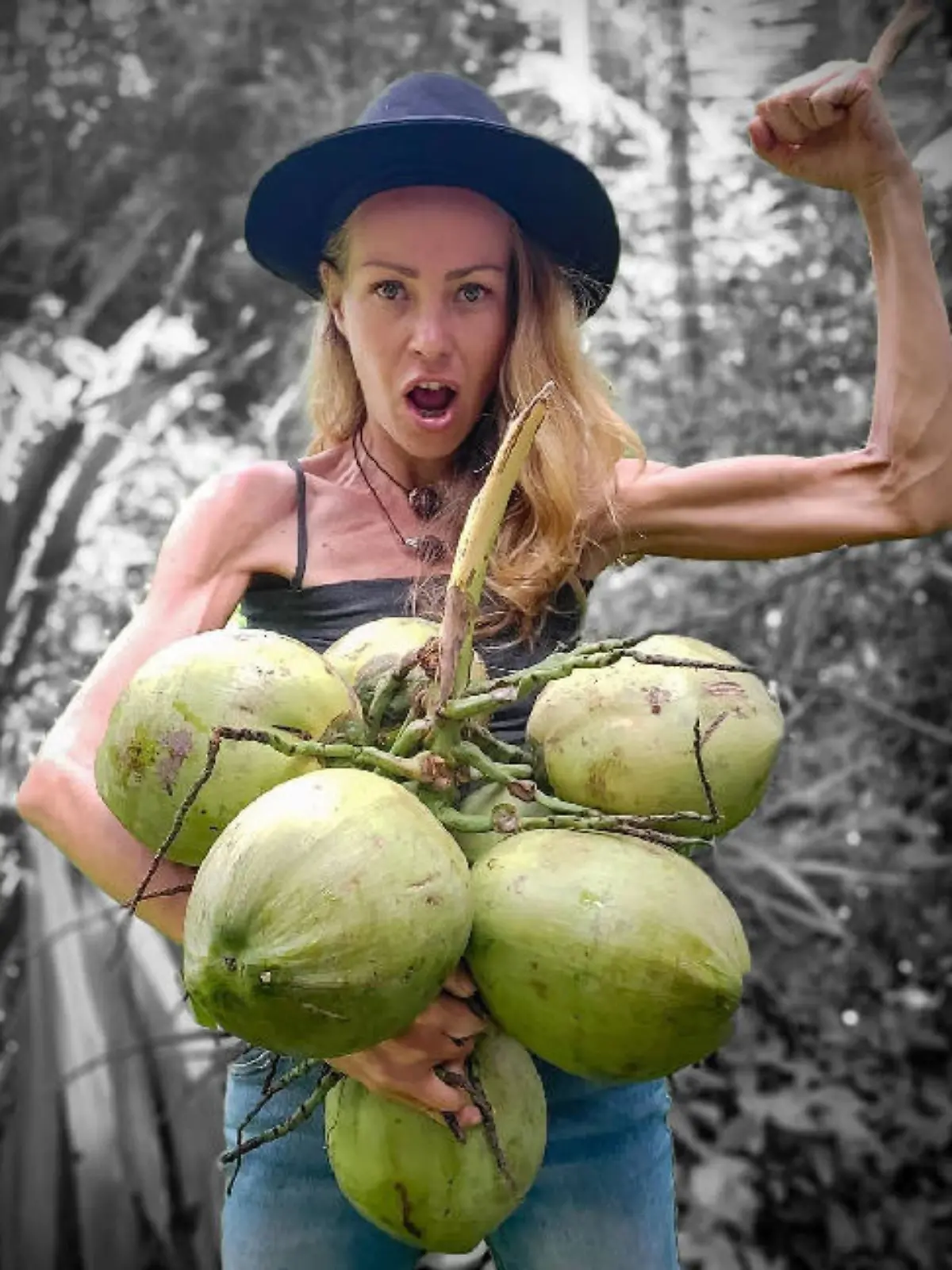 Influencerin Zhanna Samsonova während ihrer Rundreise durch Asien.