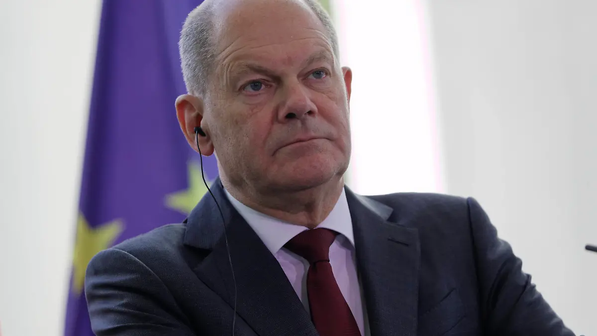 Pressekonferenz Olaf Scholz und Ministerpräsident Niederlande 2022-10-04, Deutschland, Berlin. Gemeinsame Pressekonferen von Bundeskanzler Olaf Scholz SPD und dem Ministerpräsidenten des Königreichs der Niederlande anlässlich der deutsch-niederländischen Regierungskonsultationen in Berlin. *** Press conference Olaf Scholz and Prime Minister Netherlands 2022 10 04, Germany, Berlin Joint press conferences by Chancellor Olaf Scholz SPD and the Prime Minister of the Kingdom of the Netherlands on the occasion of the German-Dutch government consultations in Berlin.