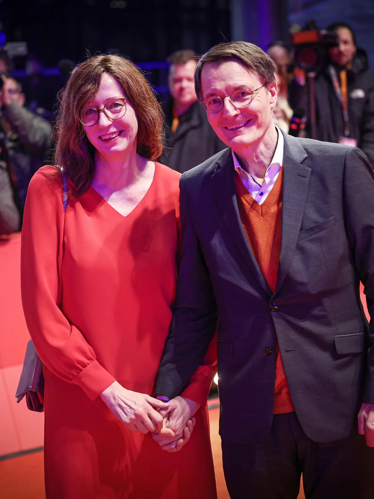 Karl Lauterbach und Elisabeth Niejahr Festivaleröffnung und Premiere Small Things Like These / Kleine Dinge wie diese auf der Berlinale 2024 / 74. Internationale Filmfestspiele Berlin im Berlinale Palast in Berlin