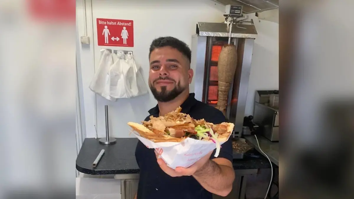 Mit seiner Döner-Wette begeistert Baran Besfky hundertausende Fans auf TikTok.