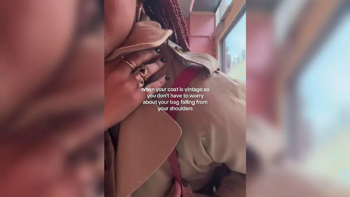 Kennt ihr schon diesen Fashion-Hack? Handtasche mit der Schulterklappe vom Trenchcoat fixieren - schon rutscht die Tasche nicht mehr ständig von den Schultern!