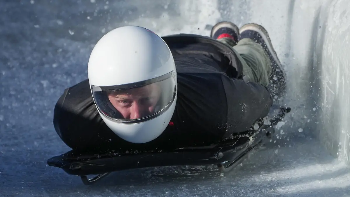 February 15, 2024, Whistler, Bc, CANADA: Prince Harry, the Duke of Sussex, hits the wall as he slides down the track on a skeleton sled during an Invictus Games training camp, in Whistler, B.C., Thursday, Feb. 15, 2024. Invictus Games Vancouver Whistler 2025 is scheduled to take place from Feb. 8 to 16, 2025 and will for the first time feature winter sports. (Credit Image: © Darryl Dyck/The Canadian Press via ZUMA Press)