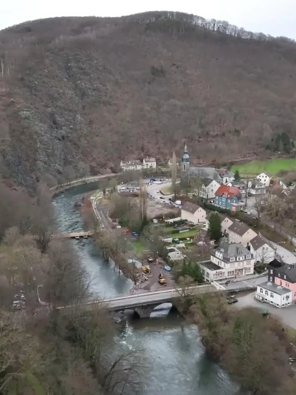 Bild zu: "Bröckel-Brücke sorgt für Bürger-Frust"