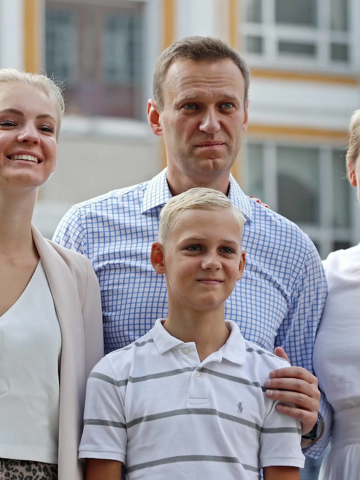  MOSCOW, RUSSIA - SEPTEMBER 8, 2019: Opposition activist Alexei Navalny C background, his wife Yulia R, son Zakhar front and daughter Darya L during the 2019 Moscow City Duma election at Polling Station 1490. Sergei Bobylev/TASS PUBLICATIONxINxGERxAUTxONLY TS0BA0B2