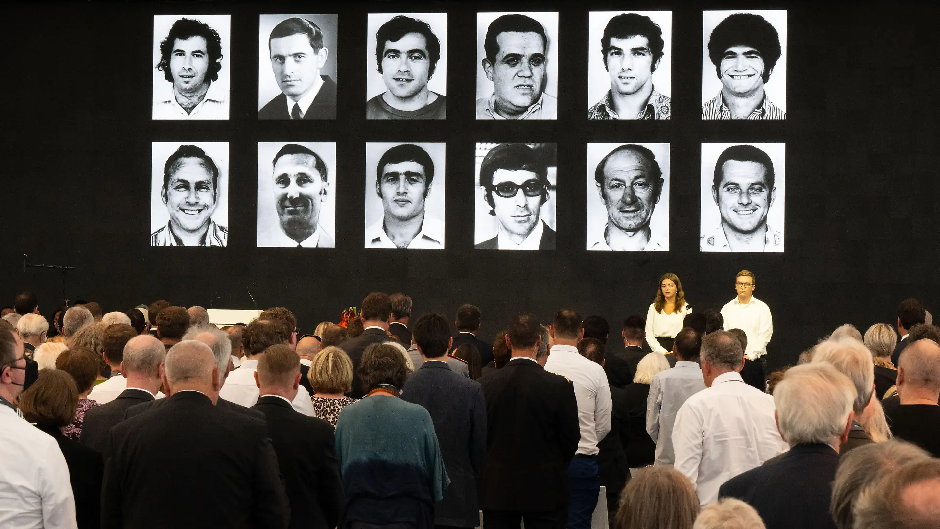 Fotos der Opfer des Anschlags auf israelische Sportler bei den Olympischen Spielen 1972 in Muenchen sind waehrend der Gedenkveranstaltung am 05.09.2022 auf dem Fliegerhorst zum 50. Jahrestag des Anschlags zu sehen. (Siehe epd-Meldung vom 05.09.2022)