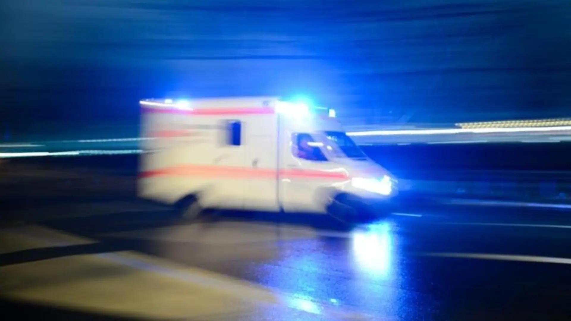 Zwei Menschen sind bei einem Unfall in Mettmann schwer verletzt worden. Foto: Lukas Schulze/Archiv