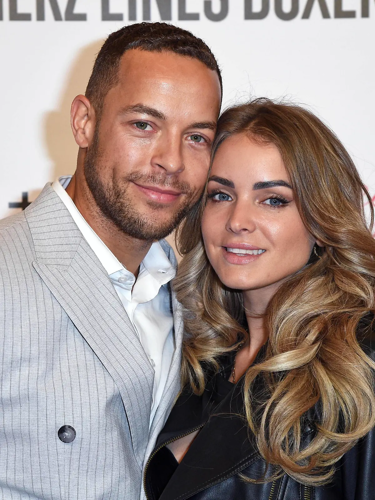 Andrej Mangold mit Freundin Annika Jung - bei der Premiere der Dokumentation Graciano Rocchigiani - Das Herz eines Boxers im Colosseum in Berlin am 24.01.2024 *** Andrej Mangold with girlfriend Annika Jung at the premiere of the documentary Graciano Rocchigiani Das Herz eines Boxers at the Colosseum in Berlin on 24 01 2024