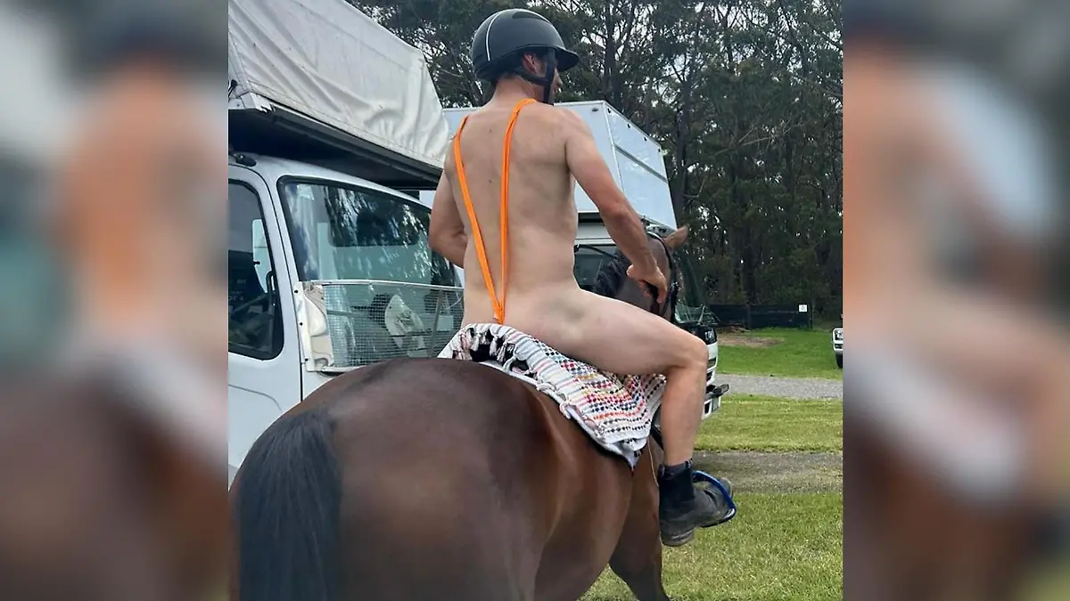 Reiter Shane Rose (50) im Borat-Kostüm.