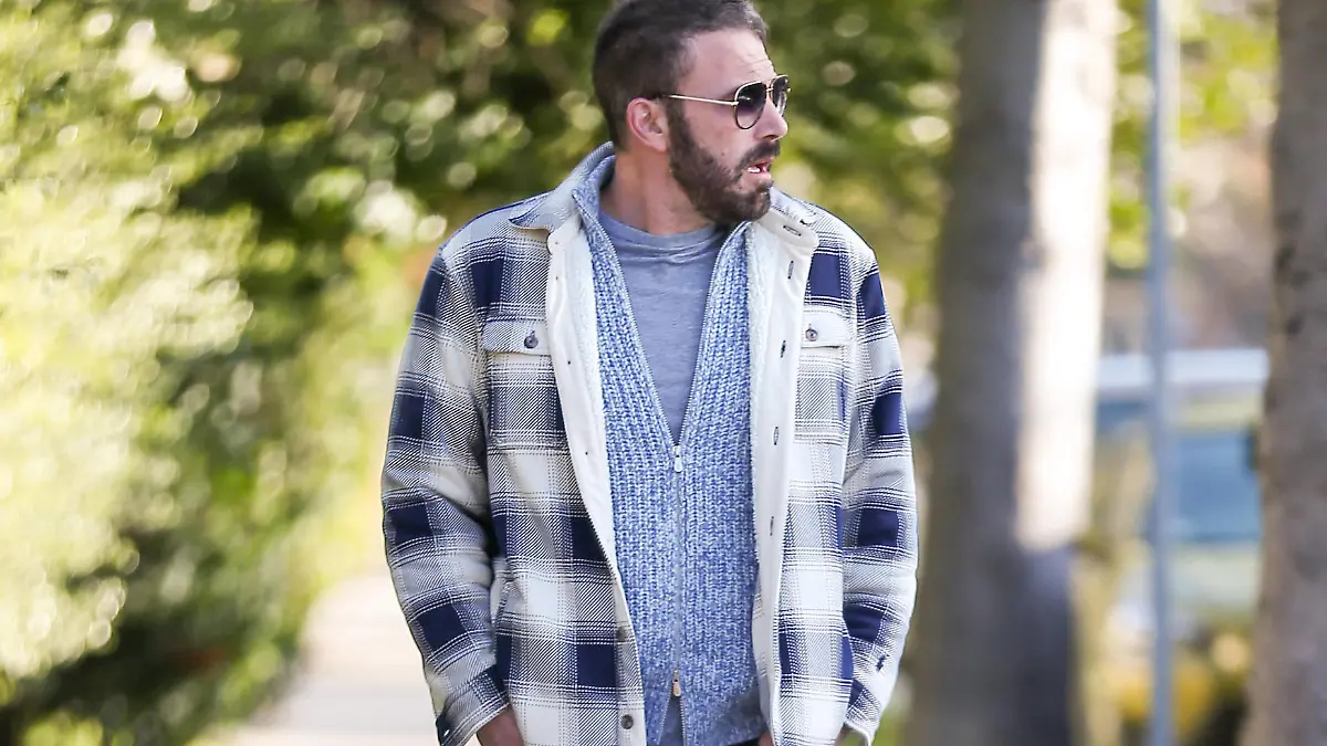 Ben Affleck takes son Samuel to school Featuring: Ben Affleck Where: Los Angeles, California, United States When: 09 Feb 2024 Credit: BauerGriffin/INSTARimages EDITORIAL USE ONLY. RESTRICTED TO NEWSPAPERS BASED IN THE UK Copyright: xBellocqimagesx 53443309