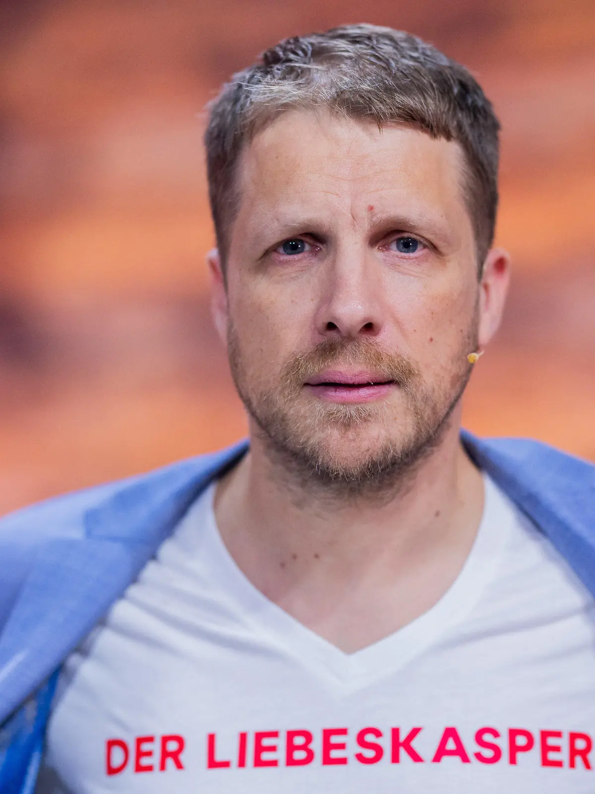 ARCHIV - 17.11.2023, Nordrhein-Westfalen, Hürth: Oliver Pocher, Moderator, nimmt am RTL-Spendenmarathon 2023 teil. Der Komiker hat sich privat mit dem schwer in der Kritik stehenden Schlagersänger Michael Wendler getroffen. (zu dpa: «Pocher trifft den Wendler - und gibt ihm einen Ratschlag») Foto: Rolf Vennenbernd/dpa +++ dpa-Bildfunk +++