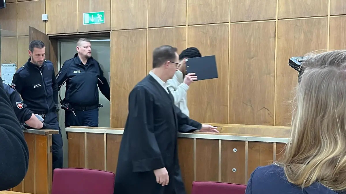 Ein 19-Jähriger wurde am Landgericht Hannover wegen versuchten Mordes zu sieben Jahren Haft verurteilt.