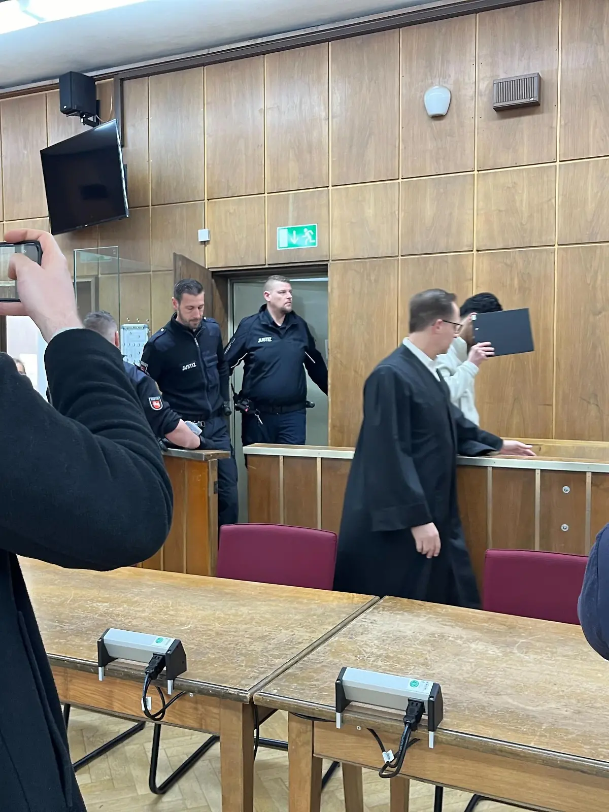 Ein 19-Jähriger wurde am Landgericht Hannover wegen versuchten Mordes zu sieben Jahren Haft verurteilt.