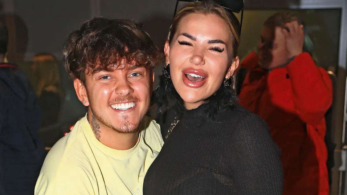 Twenty4Tim und Kim Virginia bei der Rückkehr der Dschungelcamp-Kandidaten der RTL Reality-TV-Show 'Ich bin ein Star - holt mich hier raus' aus Australien auf dem Flughafen Frankfurt am Main. Frankfurt, 07.02.2024