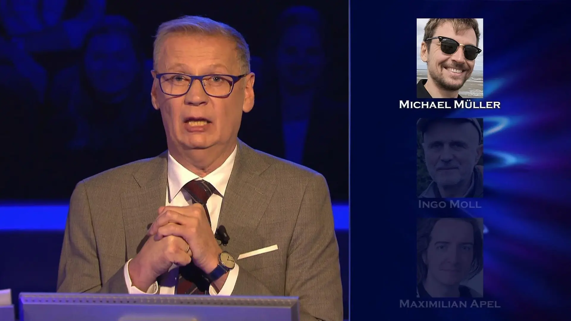 „Ich besitze keine Sonnenbrille. Noch nie!“ Mit diesem erstaunlichen Geständnis outet sich „Wer wird Millionär?“-Moderator Günther Jauch bei seiner Kandidatin.
