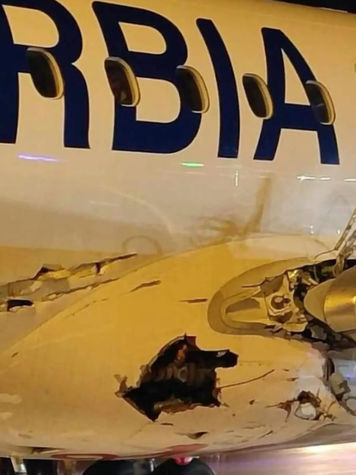 Die Passagiere kommen mit dem Schrecken davon: Am Flughafen Belgrad verschätzt sich Pilot einer Air-Serbia-Maschine komplett und nutzt für den Start eine zu kurze Strecke. Der Flieger wird beschädigt und muss notlanden.