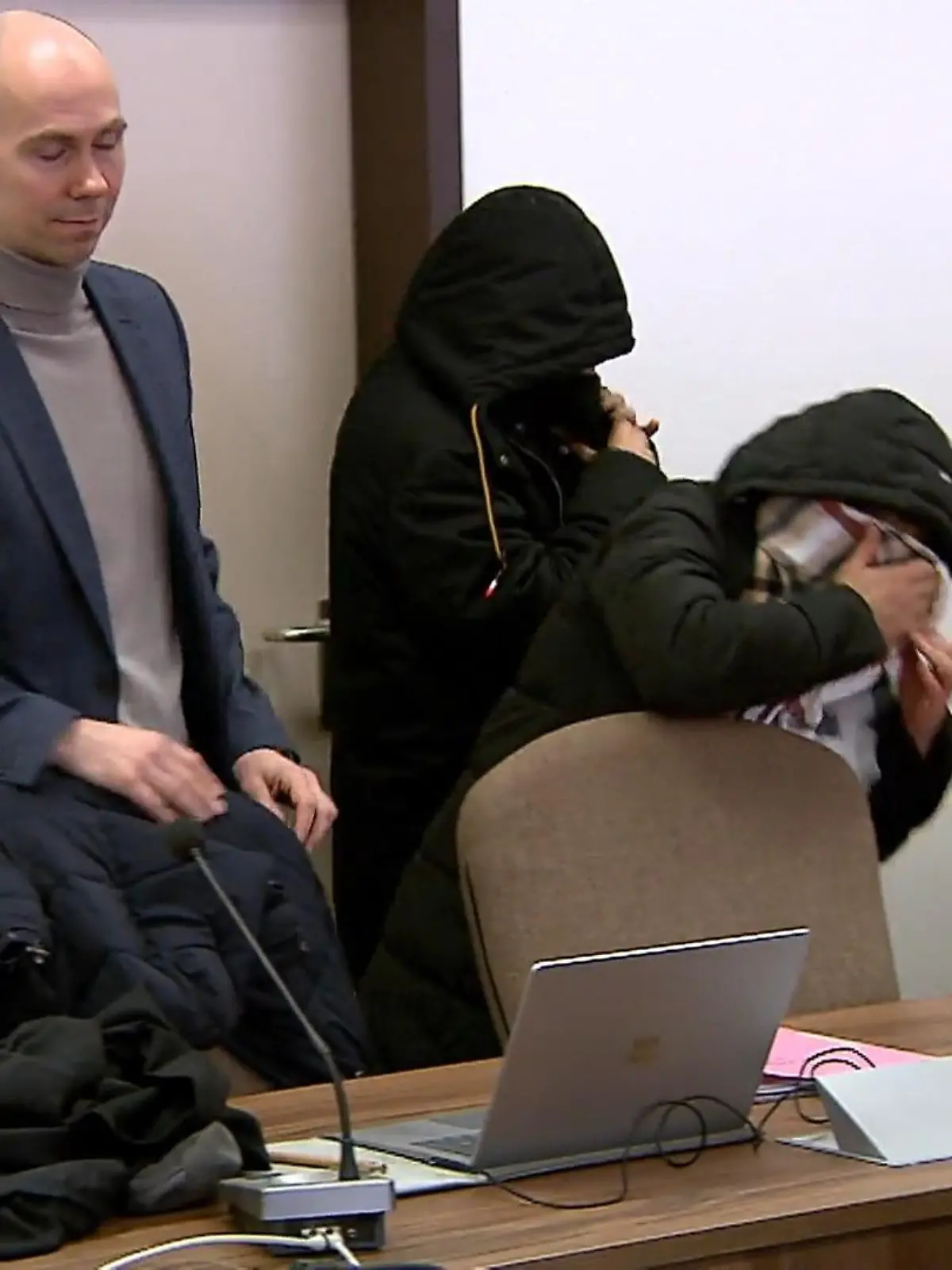 Bild zu: "Knapp 170.00 Euro Sozialleistungen"