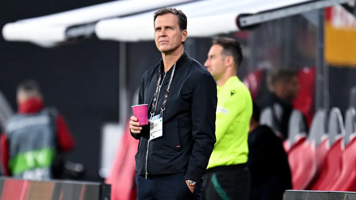 23.09.2022, Sachsen, Leipzig: Fußball: Nations League A, Deutschland - Ungarn, Gruppenphase, Gruppe 3, 5. Spieltag, Red Bull Arena, Oliver Bierhoff, Geschäftsführer Nationalmannschaften und Akademie, steht vor dem Spiel am Spielfeldrand. (zu dpa: «Bierhoff bestätigt: DFB-Team kein Gast bei EM-Quali») Foto: Federico Gambarini/dpa +++ dpa-Bildfunk +++