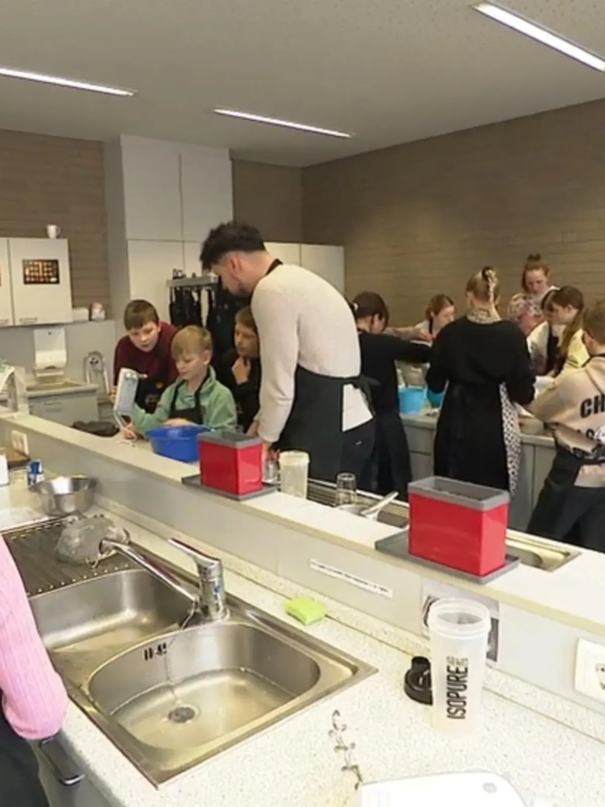 Bild zu: "Nähen, Kochen und Waschen "