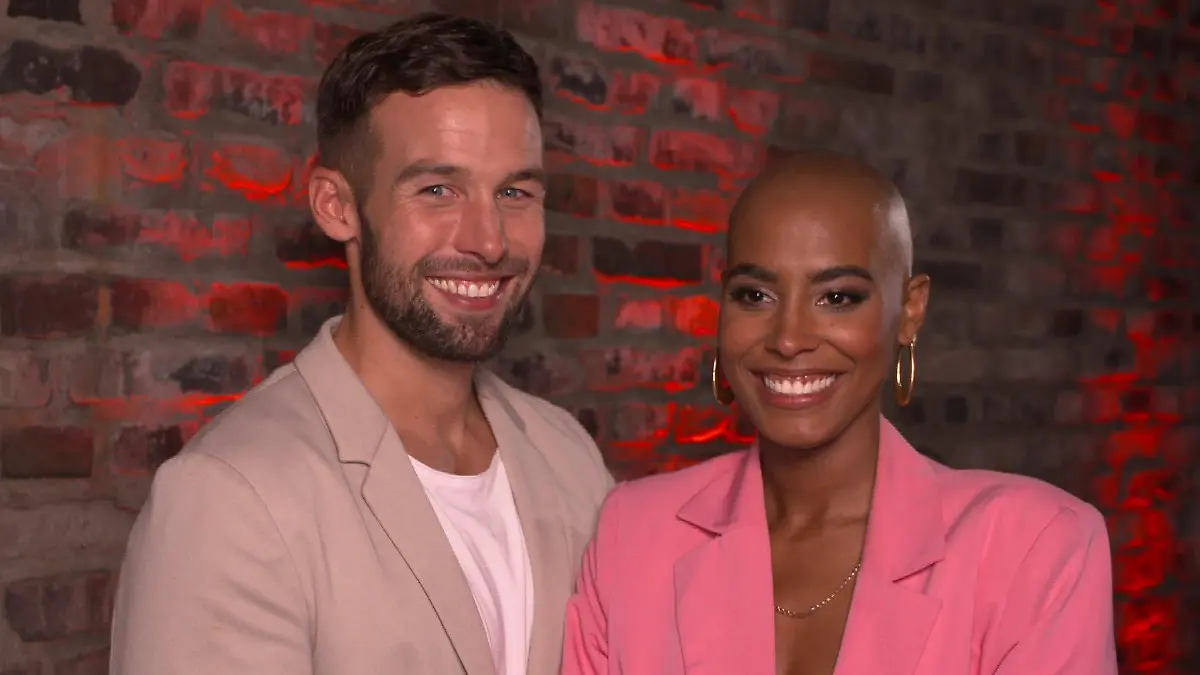 Im RTL-Interview plaudern Jan und Sharon über ihre gemeinsame Zukunft.