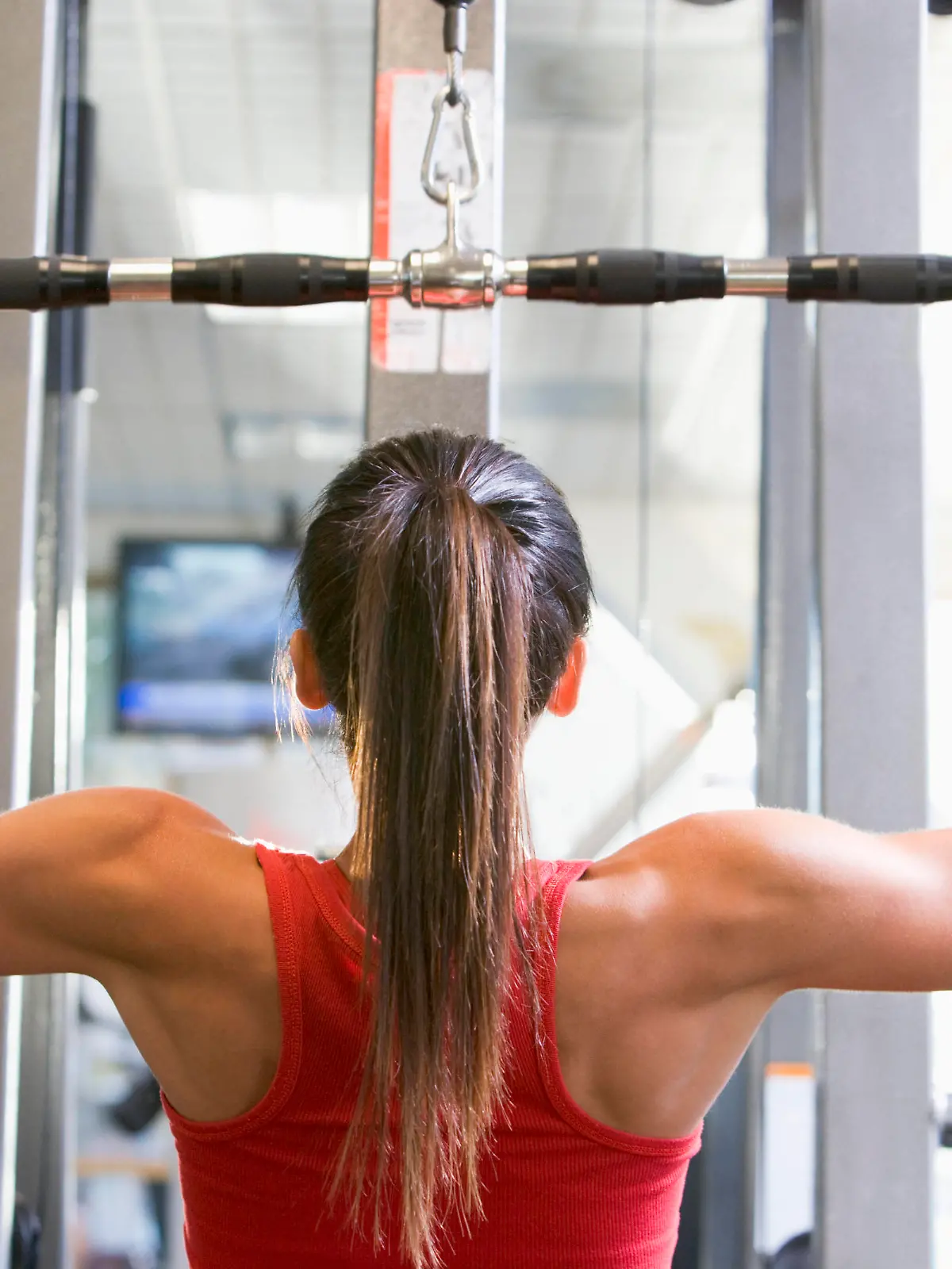 Woman Weight Training At Gym Copyright: xMonkeyxBusinessxImagesx/xDesignxPicsx , 30692986 PUBLICATIONxINxGERxSUIxAUTxONLY Copyright: MonkeyxBusinessxImagesx/xDesignxPics 30692986