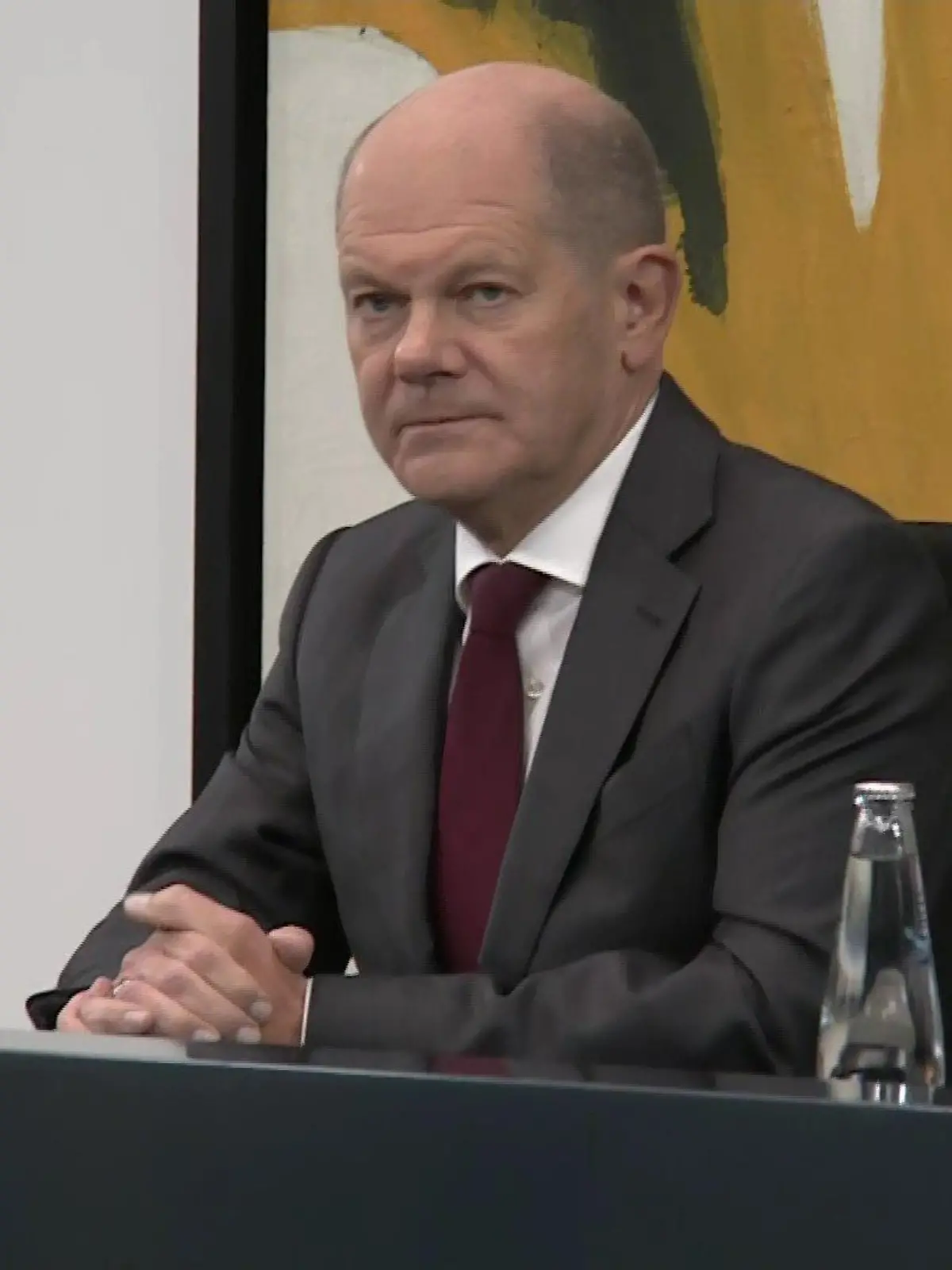 Olaf Scholz bei der Pressekonferenz nach dem Bund-Länder-Treffen.