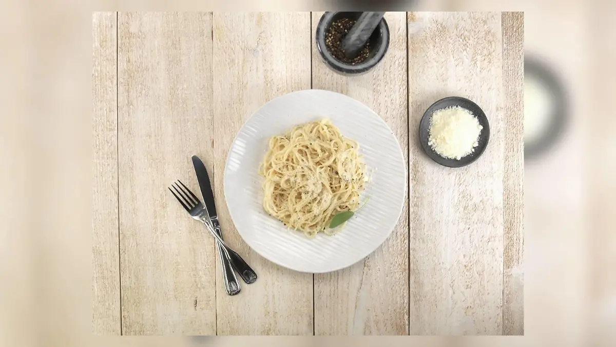 Spaghetti cacio e pepe