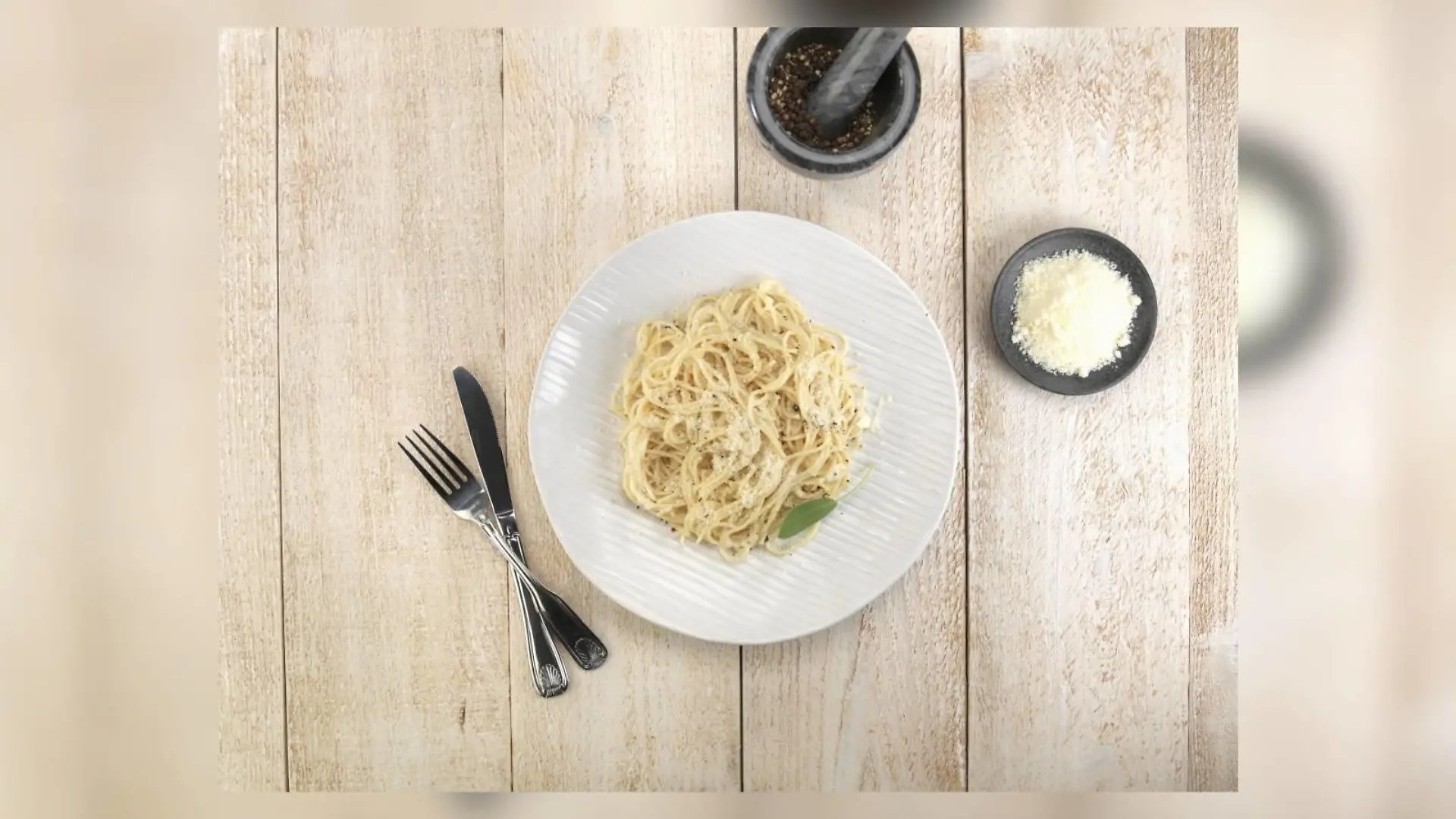 Spaghetti cacio e pepe
