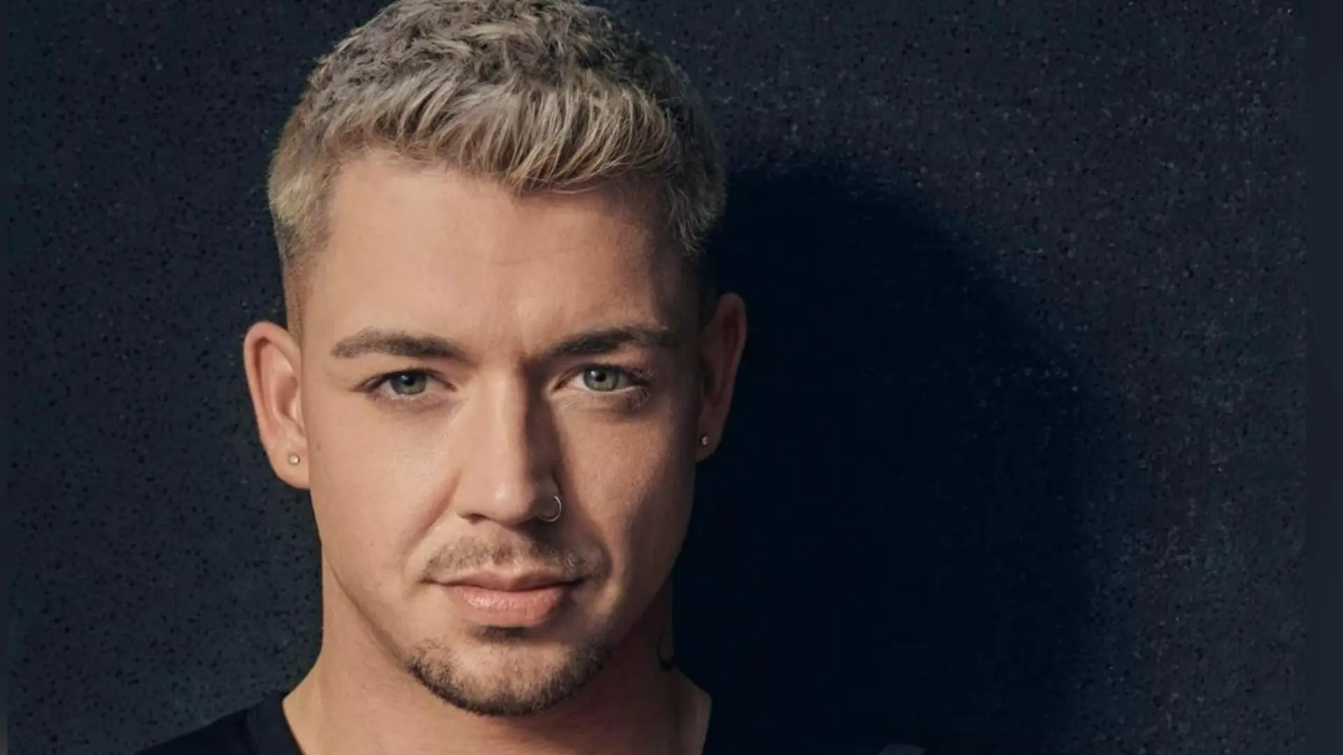 GNTM-Kandidat Lucas Schwarze gesteht: Ich wurde bei der Bundeswehr gemobbt, weil ich Schwul bin