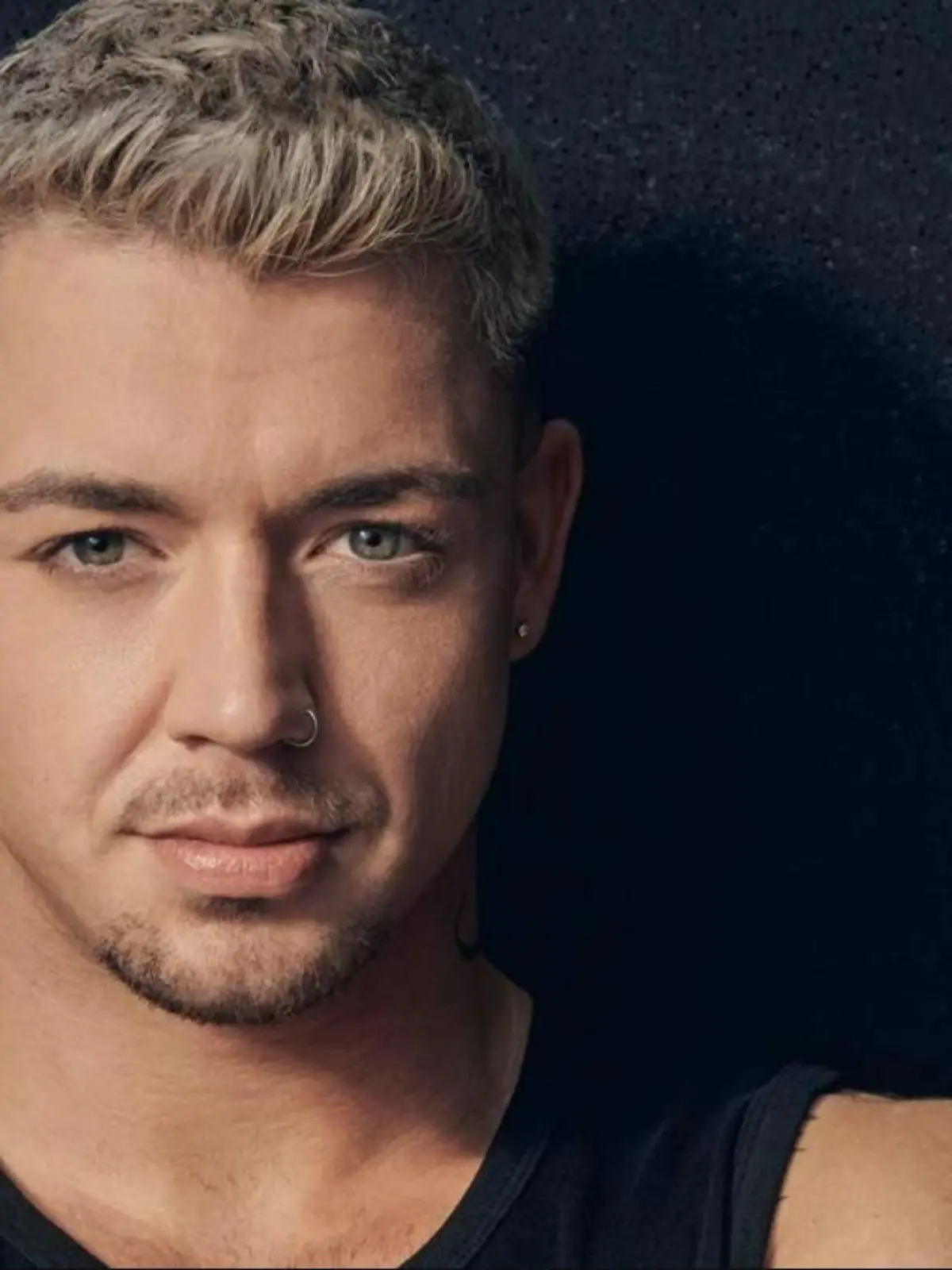 GNTM-Kandidat Lucas Schwarze gesteht: Ich wurde bei der Bundeswehr gemobbt, weil ich Schwul bin