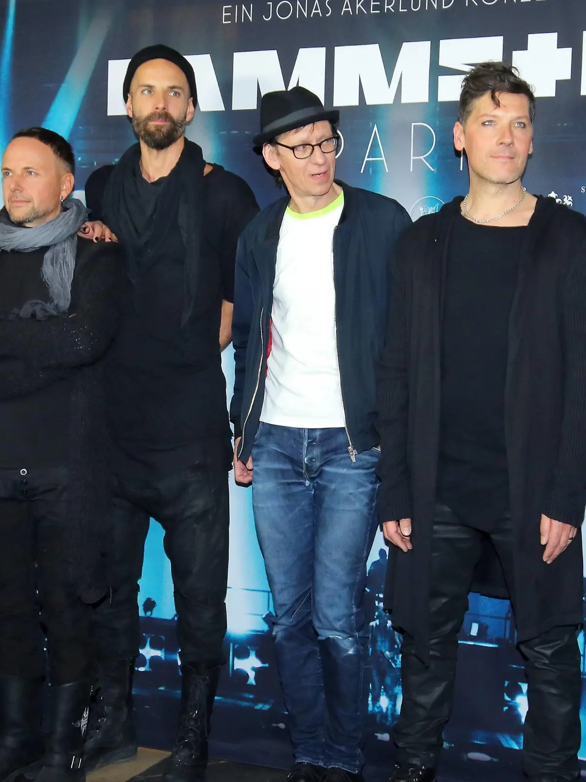  Band Rammstein: Richard Zven Kruspe, Paul Landers, Oliver Riedel, Christian Lorenz, Christoph Schneider und Till Lindemann, bei der Filmpremiere - Rammstein Live in Paris - im Theater Volksbuehne am Rosa-Luxemburg-Platz, Berlin Copyright imago stock&people GmbH/Tinkeres Datum: 16.03.2017 Rammstein Filmpremiere