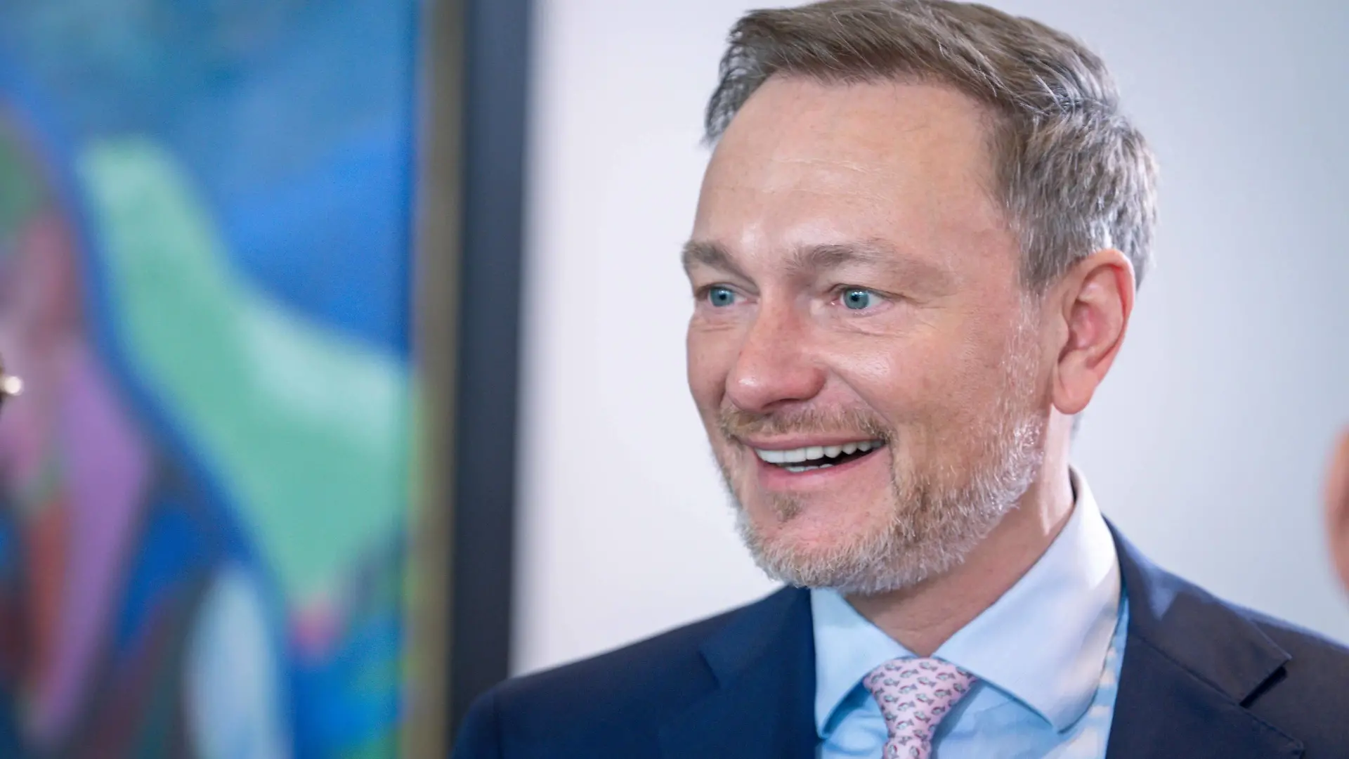 90. Sitzung des Bundeskabinett Aktuell, 21.02.2024, Berlin, Bundesfinanzminister Christian Lindner FDP im Portrait im Vorfeld der Kabinettssitzung, Sitzung des Bundeskabinett im Bundeskanzleramt in Berlin Berlin Berlin Deutschland *** 90 Meeting of the Federal Cabinet Current, 21 02 2024, Berlin, Federal Minister of Finance Christian Lindner FDP in portrait in the run-up to the cabinet meeting, Meeting of the Federal Cabinet in the Federal Chancellery in Berlin Berlin Berlin Germany