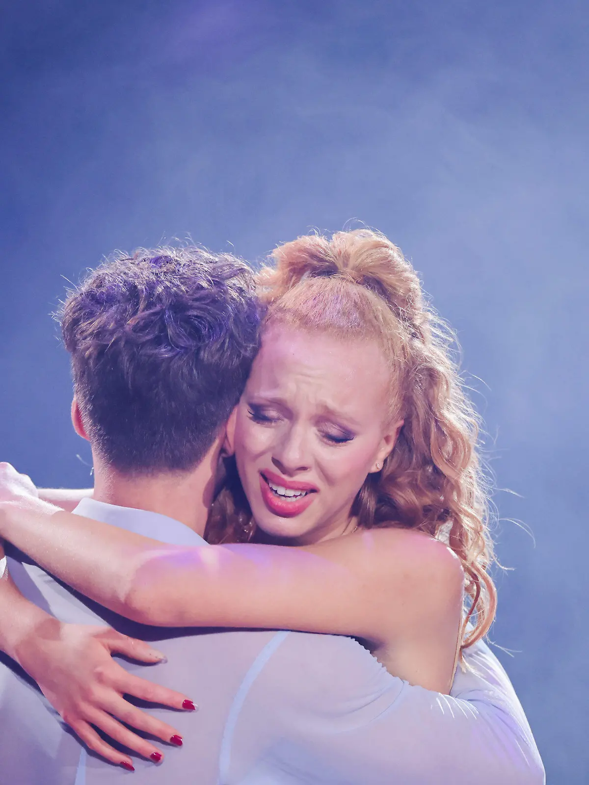 23.02.2024, Nordrhein-Westfalen, Kln: Anna Ermakova und Valentin Lusin, Profitänzer, stehen in der Kennenlernshow der RTL-Tanzshow «Let's Dance» zum Auftakt der neuen Staffel auf dem Parkett im Coloneum. Foto: Rolf Vennenbernd/dpa +++ dpa-Bildfunk +++