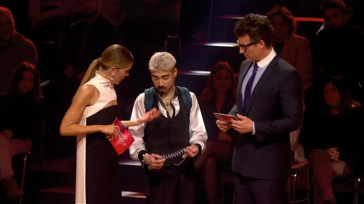 Darum steht Tony Bauer mit Rucksack auf dem Tanzparkett Der "Lets Dance"-Kandidat klärt auf
