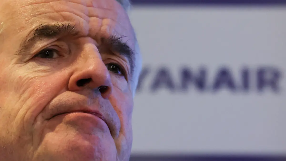 FILE PHOTO: Ryanair CEO Michael O'Leary attends a news conference in Brussels, Belgium January 17, 2023. REUTERS/Yves Herman/File Photo