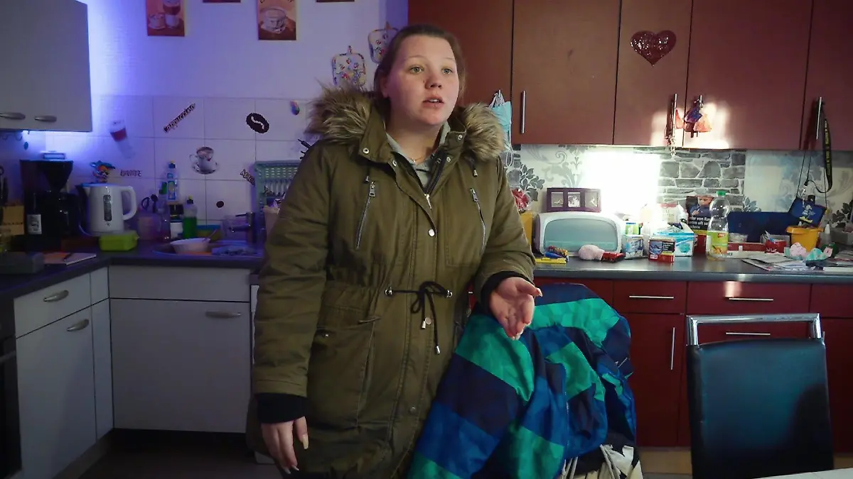 Elvis' Tochter Jasmin (19) ist bei "Hartz und herzlich" noch mit Babybauch zu sehen.