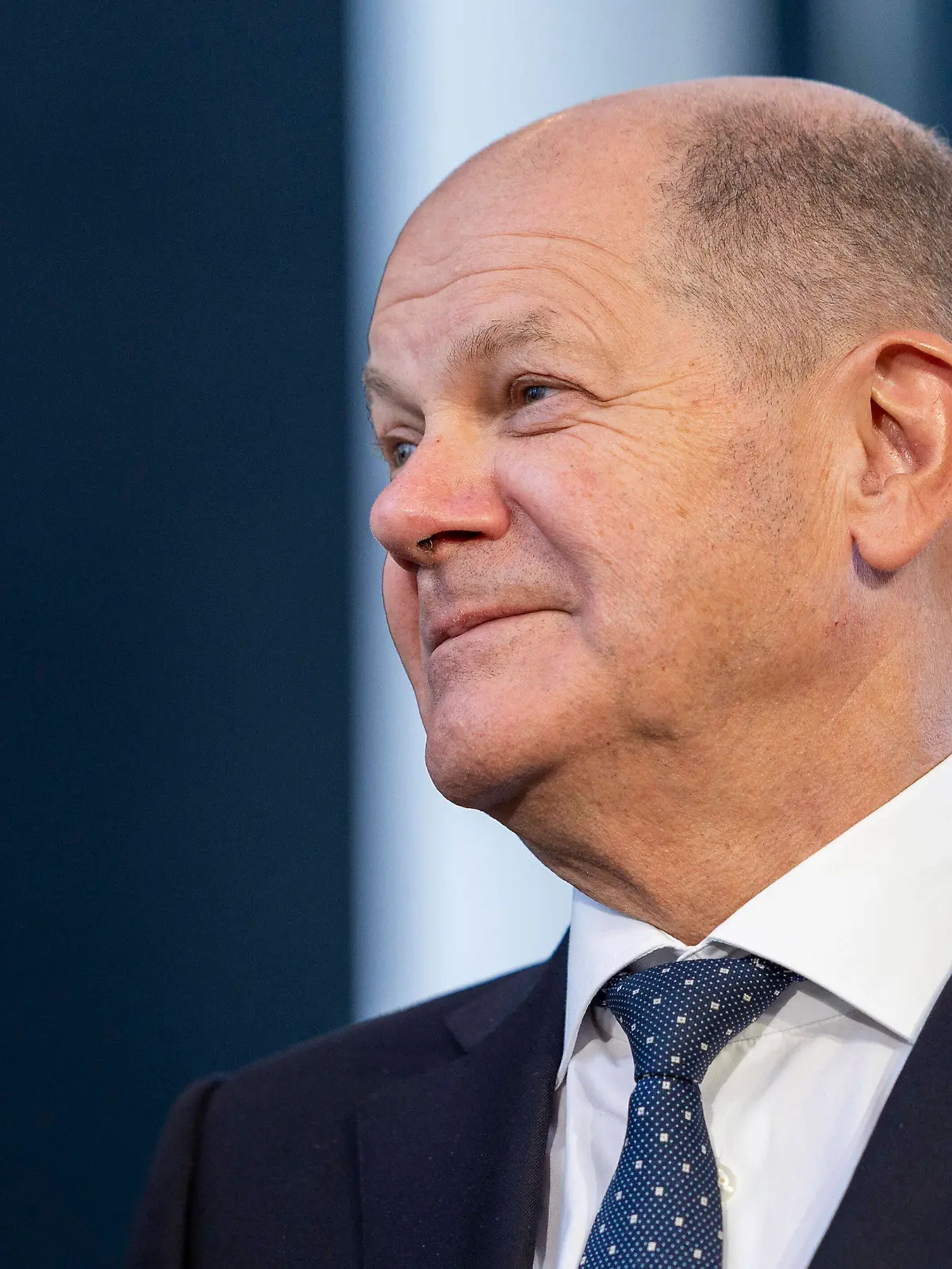  Olaf Scholz nach dem Festakt zum Tag der Deutschen Einheit im Theater Erfurt. Erfurt, 03.10.2022 *** Olaf Scholz after the ceremony for the Day of German Unity in the theater Erfurt Erfurt, 03 10 2022 Foto:xM.xKremerx/xFuturexImage