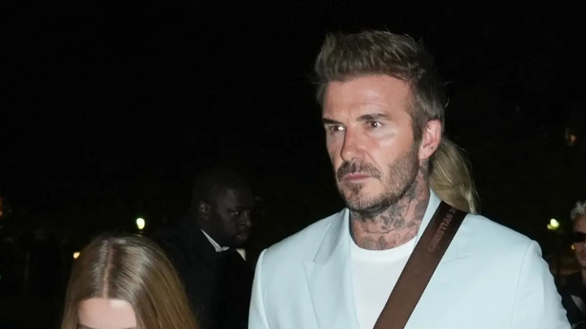 BGUK_2475254 - Paris, FRANCE - The Beckham family pictured attending the Victoria Beckham after-show as part of Paris Fashion Week on September 30, 2022 in Paris, France.
Pictured: David Beckham, his daughter Harper Beckham and Cruz Beckham
BACKGRID UK 30 SEPTEMBER 2022
BYLINE MUST READ: Dede / BACKGRID